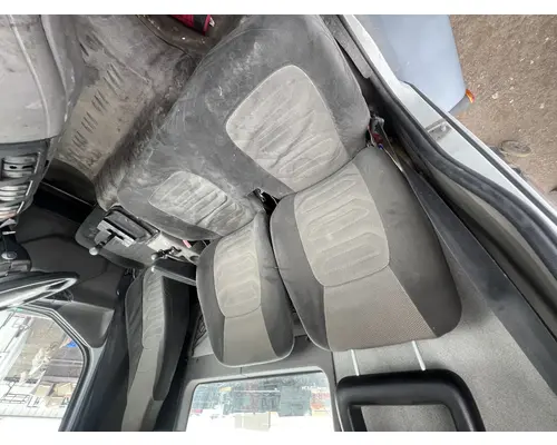 Seat, Front PETERBILT 210 DTI Trucks
