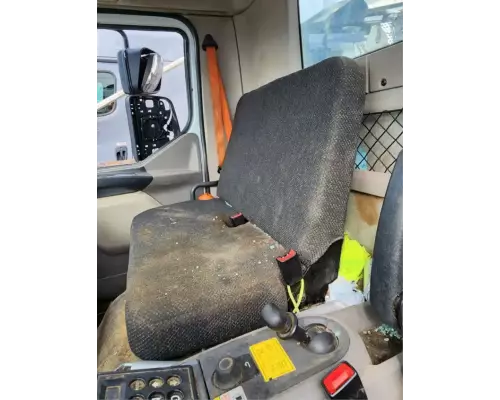 Peterbilt 220 Seat, Front