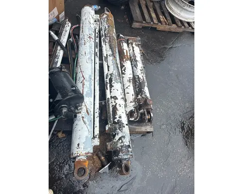 Body Parts, Misc. PETERBILT 320 Usa Trade &amp; Exports Inc