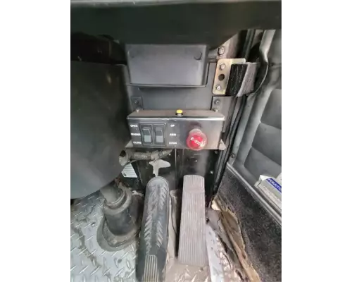 Peterbilt 320 Cab