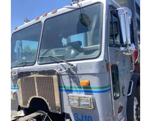 Peterbilt 320 Cab