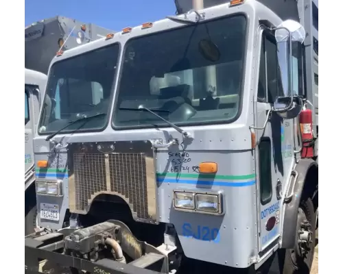 Peterbilt 320 Cab