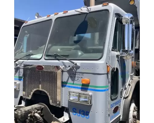 Peterbilt 320 Cab