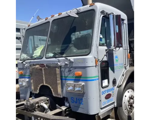 Peterbilt 320 Cab