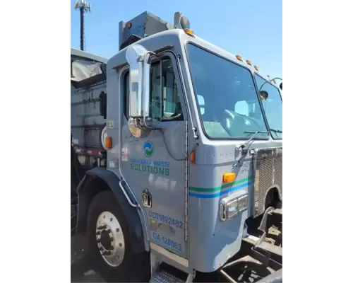 Peterbilt 320 Cab