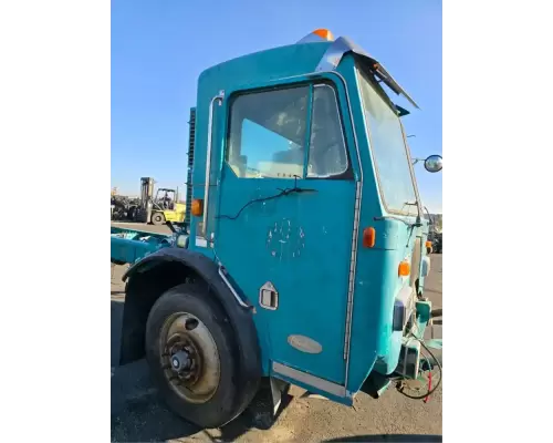 Cab Peterbilt 320 Garabedian Equipment Company