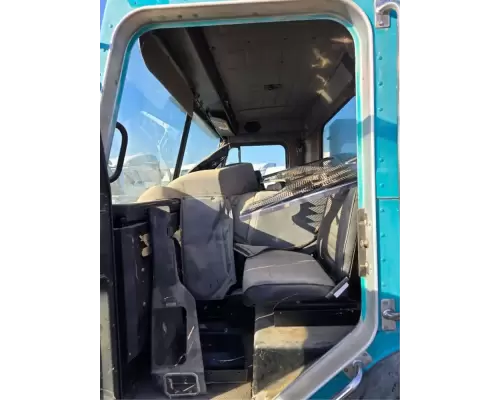 Peterbilt 320 Cab