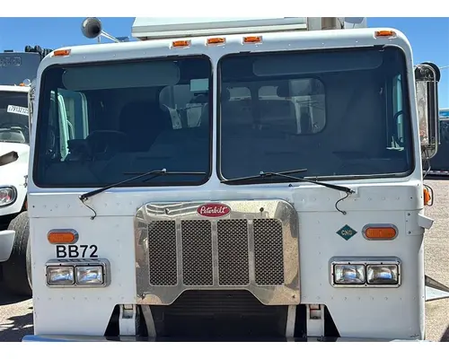 Cab PETERBILT 320 LKQ Western Truck Parts
