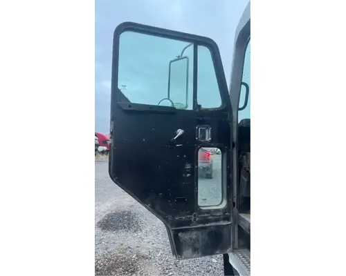 Peterbilt 320 Door Assembly, Front