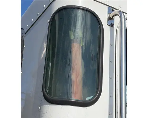 Back Glass PETERBILT 320 LKQ Western Truck Parts