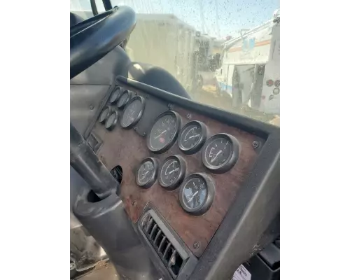 Peterbilt 320 Instrument Cluster