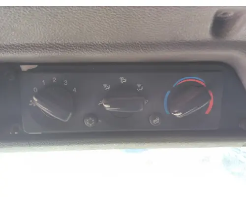 Temperature Control PETERBILT 320 LKQ Heavy Truck - Tampa