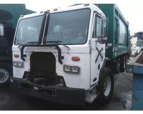 Complete Vehicle PETERBILT 320 LKQ Heavy Truck - Tampa