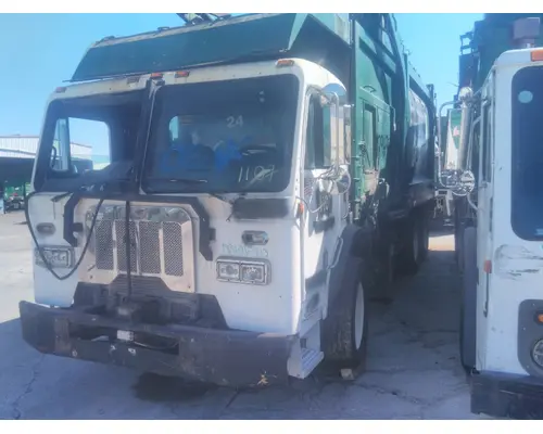 Complete Vehicle PETERBILT 320 LKQ Heavy Truck - Tampa