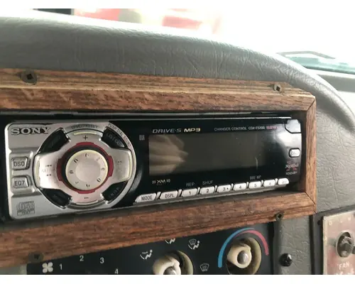 Radio Peterbilt 330 Vander Haags Inc Sp