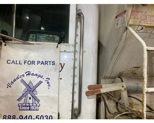 Peterbilt 330 Body, Misc. Parts