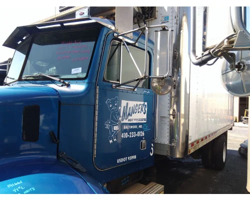 Cab PETERBILT 330 LKQ Heavy Truck Maryland