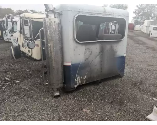 Peterbilt 330 Cab