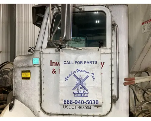 Peterbilt 330 Door Assembly, Front