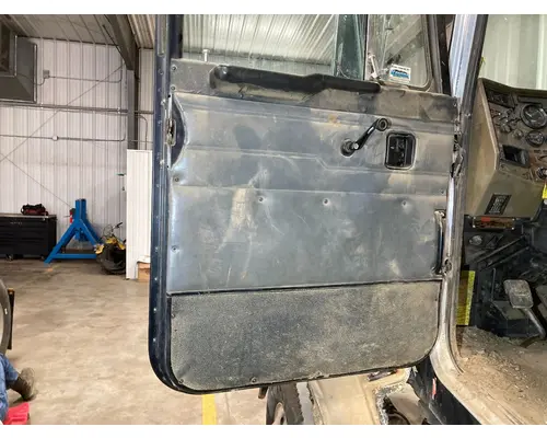 Peterbilt 330 Door Assembly, Front
