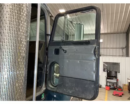 Peterbilt 330 Door Assembly, Front