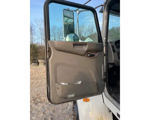 Peterbilt 330 Door Assembly, Front