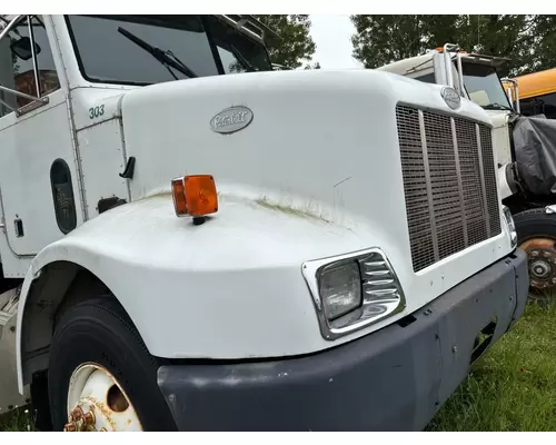 Hood PETERBILT 330 Les Camions Gilbert
