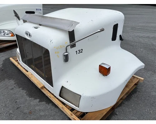 Hood PETERBILT 330 Les Camions Gilbert