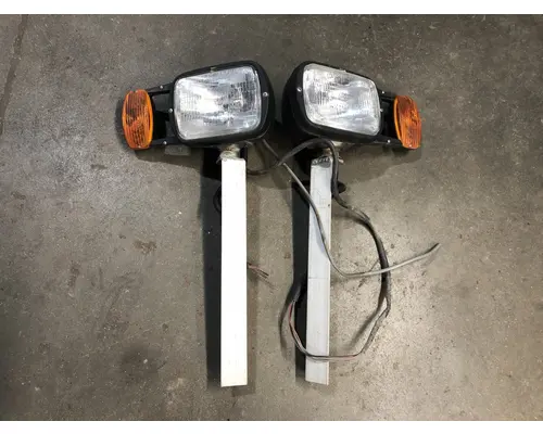 Peterbilt 330 Lighting, Exterior