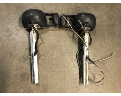 Peterbilt 330 Lighting, Exterior