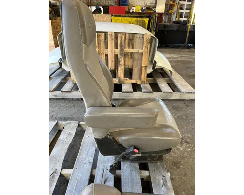 Peterbilt 330 Seat, Front