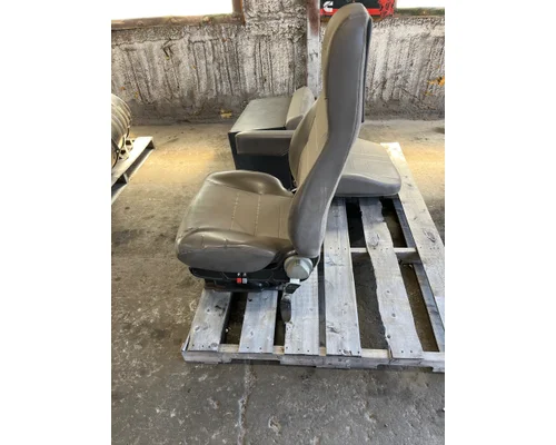 Peterbilt 330 Seat, Front