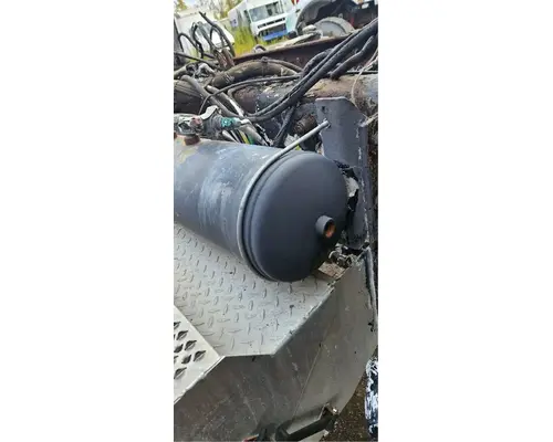 Air Tank Peterbilt 335 Casey's Truck Salvage World