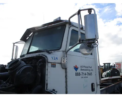 Cab PETERBILT 335 LKQ Heavy Truck - Tampa