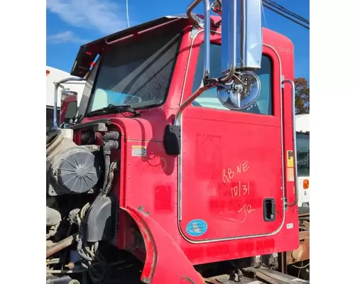 Peterbilt 335 Cab