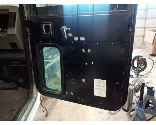 Peterbilt 335 Door Assembly, Front