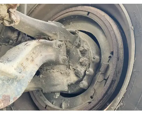 Peterbilt 335 Spindle  Knuckle, Front