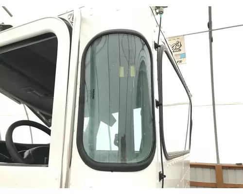 Peterbilt 337 Back Glass