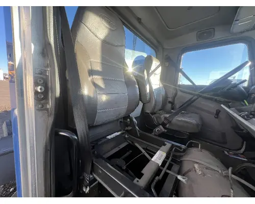 Seat, Front PETERBILT 337 DTI Trucks