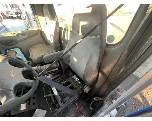 Seat, Front PETERBILT 337 DTI Trucks