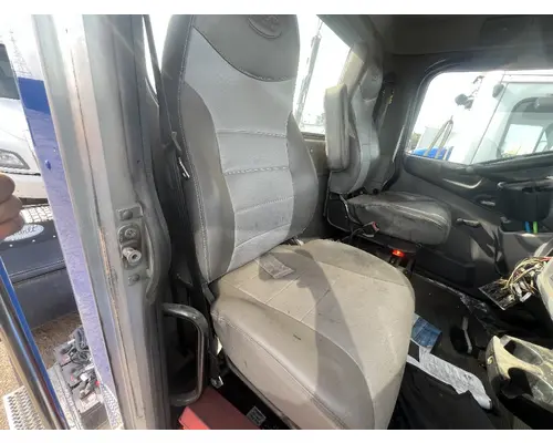 Seat, Front PETERBILT 337 DTI Trucks