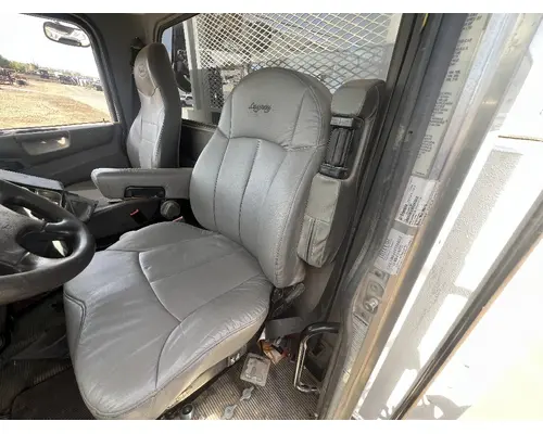 Seat, Front PETERBILT 337 DTI Trucks