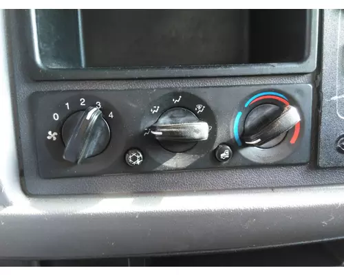 Temperature Control PETERBILT 337 LKQ Heavy Truck - Tampa