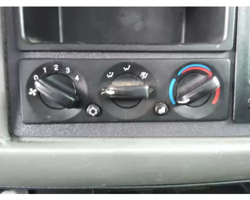Temperature Control PETERBILT 337 LKQ Heavy Truck - Tampa