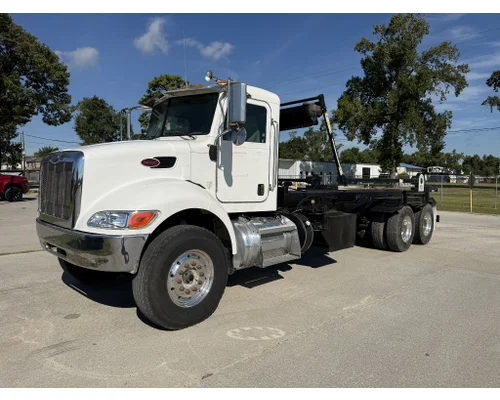 Complete Vehicle PETERBILT 348 CRJ Heavy Trucks and Parts