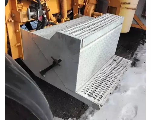Battery Box Peterbilt 357 Complete Recycling Group LLC