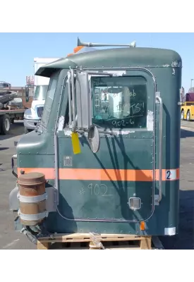 Peterbilt 357 Cab