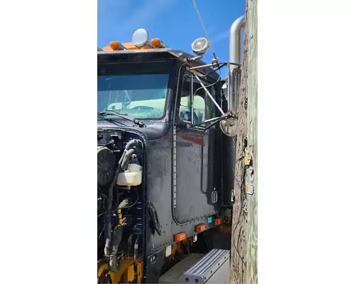 Peterbilt 357 Cab