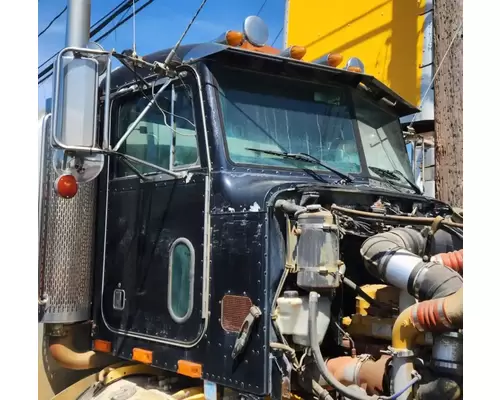 Peterbilt 357 Cab