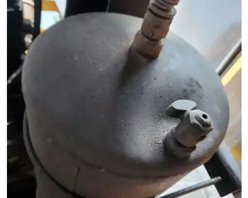 Peterbilt 365 Air Tank